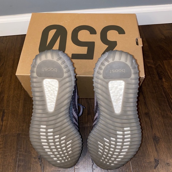 AUTHENTIC YEEZY BOOST 350 BELUGA 2.0 - Picture 5 of 7